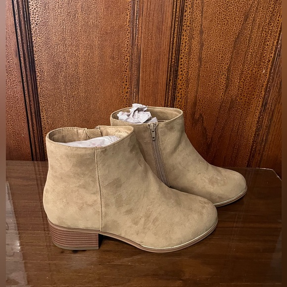 Brand New Lane Bryant Taupe Suede Ankle Boot (Brand New) - Picture 8 of 16